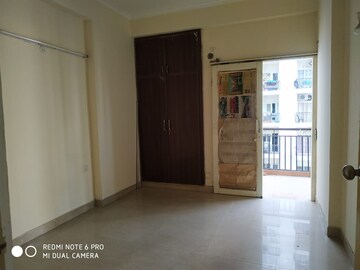 Room in 3 BHK Apartment at Aims Golf City, Sector 75 – for Rent