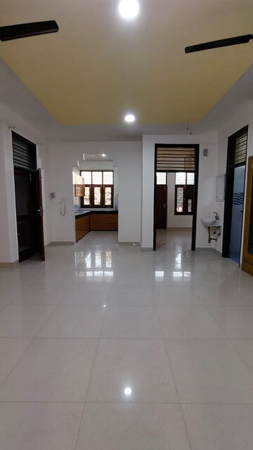 Room in 3 BHK Builder Floor at Sector 23 – for Rent
