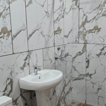 Bathroom in 3 BHK Apartment at Sunshine Enclave, Vip Road – for Rent