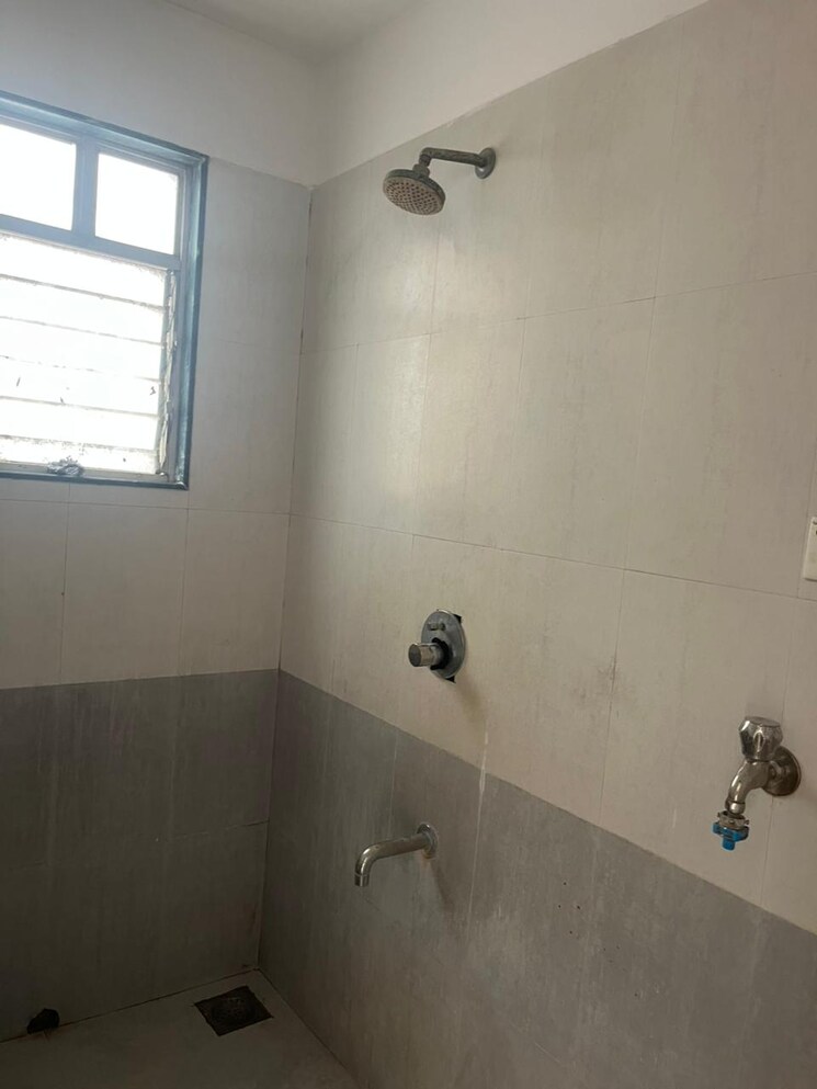 Bathroom, palladium-homes 1 Bedroom 630 Sq.Ft. Apartment In Dhanori Pune 8182398