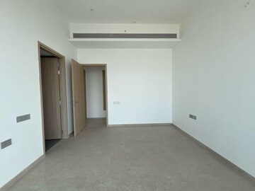 Room in 5 BHK Apartment at Rustomjee Crown, Prabhadevi – for Rent