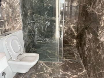 Bathroom in 5 BHK Apartment at Rustomjee Crown, Prabhadevi – for Rent