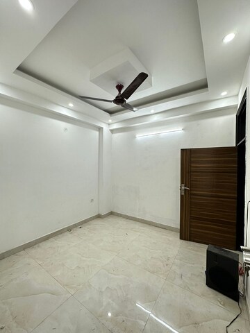 Room in 1 BHK Apartment at Chattarpur – for Rent