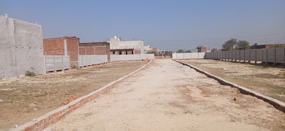 Plot For Sale in Ansal Plaza Mall