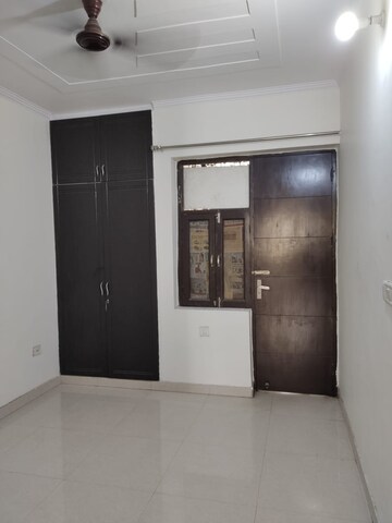 Room in 3 BHK Builder Floor at Sainik Colony – for Sale