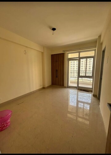 Room in 3 BHK Apartment at Sector 19b Dwarka – for Sale