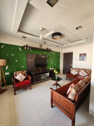 Team Area in 2 BHK Apartment at Tilak Nagar Building, Tilak Nagar – for Rent