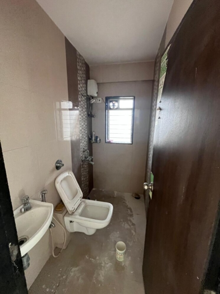 Bathroom, pestom-sagar-colony 2 Bedroom 660 Sq.Ft. Apartment In Chembur Mumbai 8182601