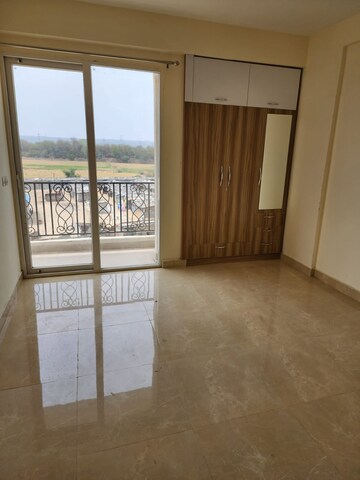 Room in 2 BHK Apartment at Signature Global Park, Sohna Sector 36 – for Rent