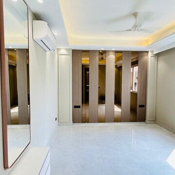 Building Lobby in 4 BHK Builder Floor at Ansal API Esencia, Sector 67 – for Sale