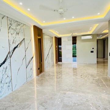 Building Lobby in 4 BHK Builder Floor at Ansal API Esencia, Sector 67 – for Sale