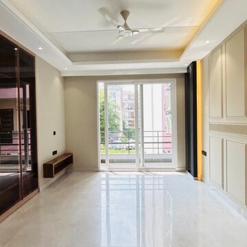 Room in 4 BHK Builder Floor at Ansal API Esencia, Sector 67 – for Sale