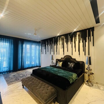 Bedroom in 4 BHK Builder Floor at Unitech South City II, South City 2 – for Sale