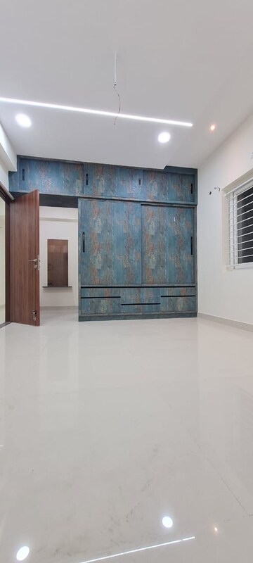 Room in 2 BHK Apartment at Ananda Poe Tree Extension, Narsingi – for Rent