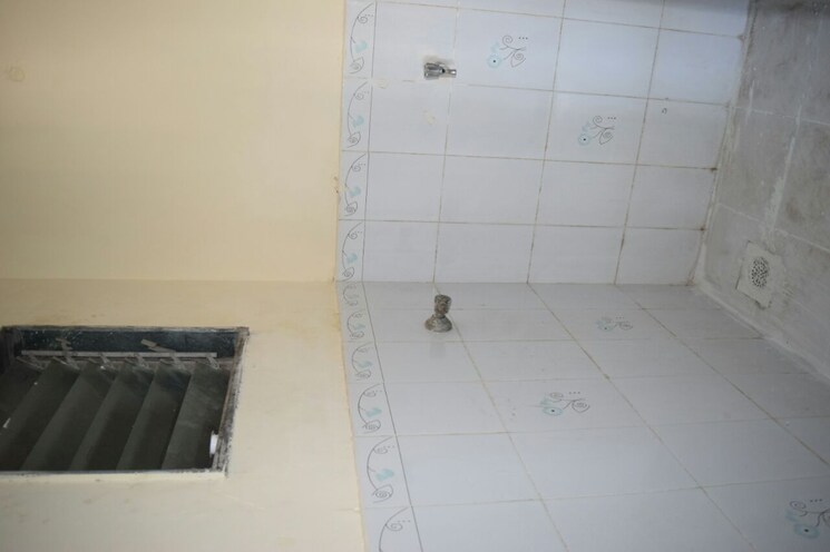 Bathroom, kanch pada 1 Bedroom 305 Sq.Ft. Apartment In Kanch Pada Mumbai 8182883