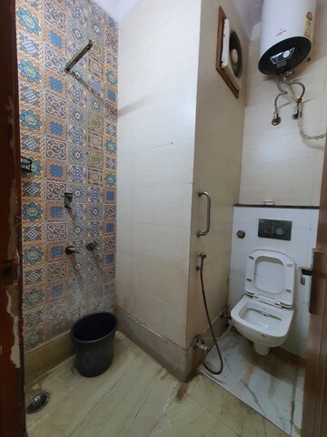 Bathroom in 1.5 BHK Builder Floor at Kirti Nagar – for Rent