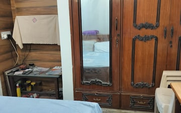 1 BHK Builder Floor For Rent in Sector 20