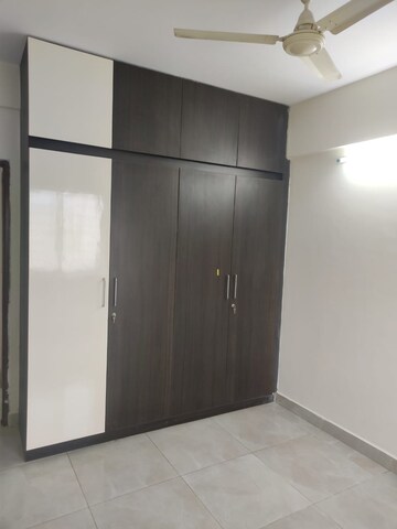 Room in 3 BHK Apartment at Uniidus Acropolis, Mahadevpura – for Rent