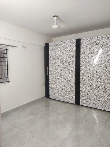 Room in 3 BHK Apartment at Uniidus Acropolis, Mahadevpura – for Rent