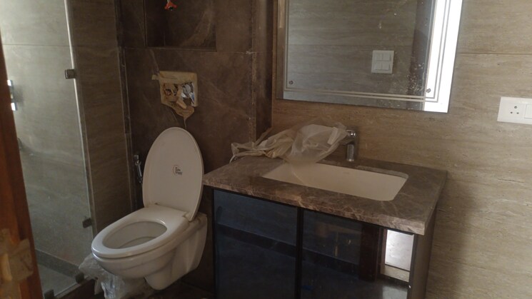 Bathroom, new rajinder nagar 3 Bedroom 1820 Sq.Ft. Builder Floor In New Rajinder Nagar Delhi 8183157