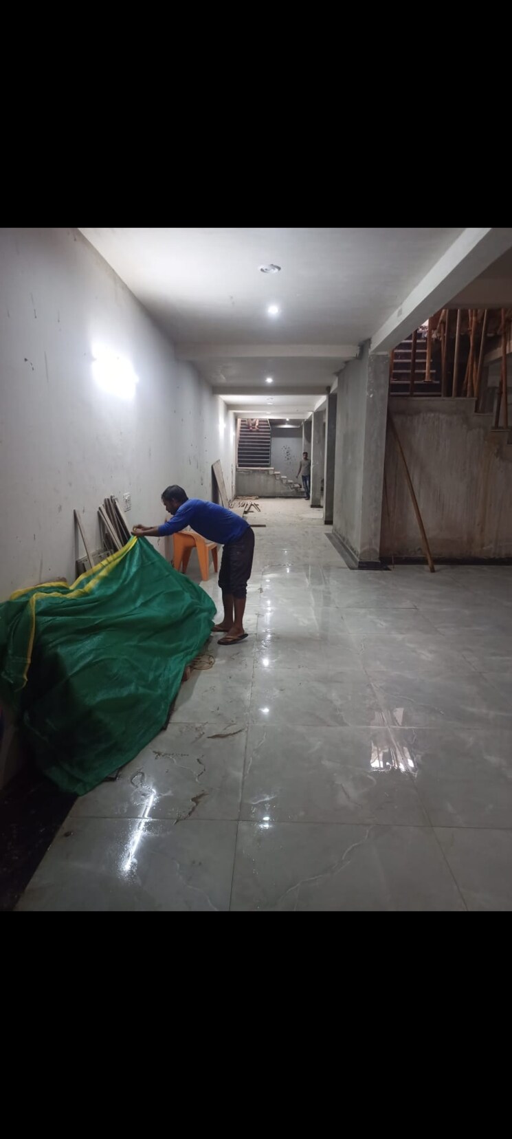  Parking, arv-park Commercial Warehouse 500 Sq.Yd. In Sector 63 Noida 8183179