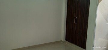 Room in 2.5 BHK Apartment at Signature Global Proxima, Sector 89 – for Rent