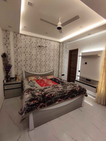 Bedroom in 3 BHK Builder Floor at Sector 37 – for Sale