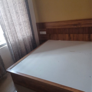 Furnished Amenities in 2 BHK Apartment at Shakti 140, Sg Highway – for Rent