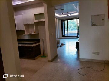 Parking in 3 BHK Builder Floor at Chittaranjan Park – for Rent