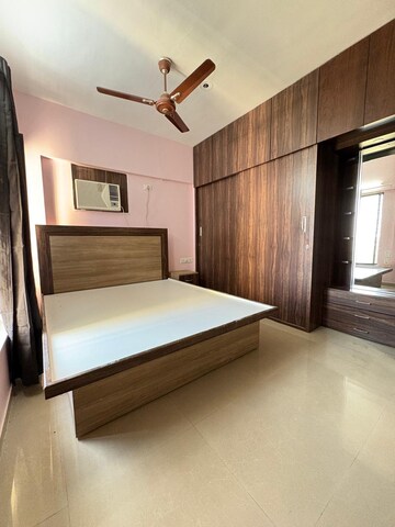 Room in 2 BHK Apartment at Kumar Kruti, Kalyani Nagar – for Rent