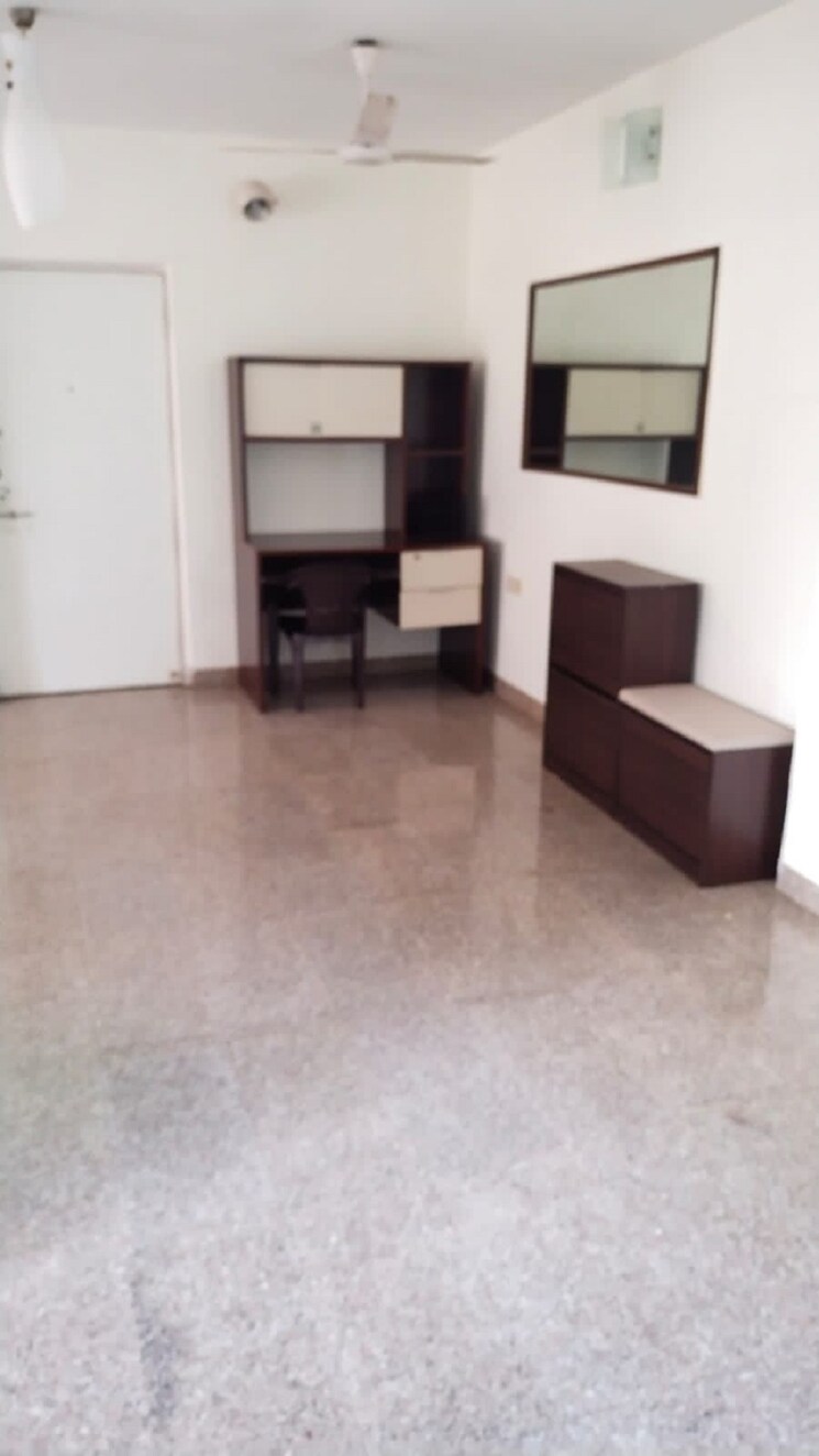 Room, khar west 2 Bedroom 750 Sq.Ft. Apartment In Khar West Mumbai 8183253