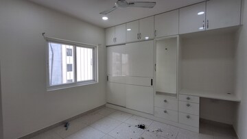 Room in 3 BHK Apartment at Jayabheri The Summit, Narsingi – for Rent
