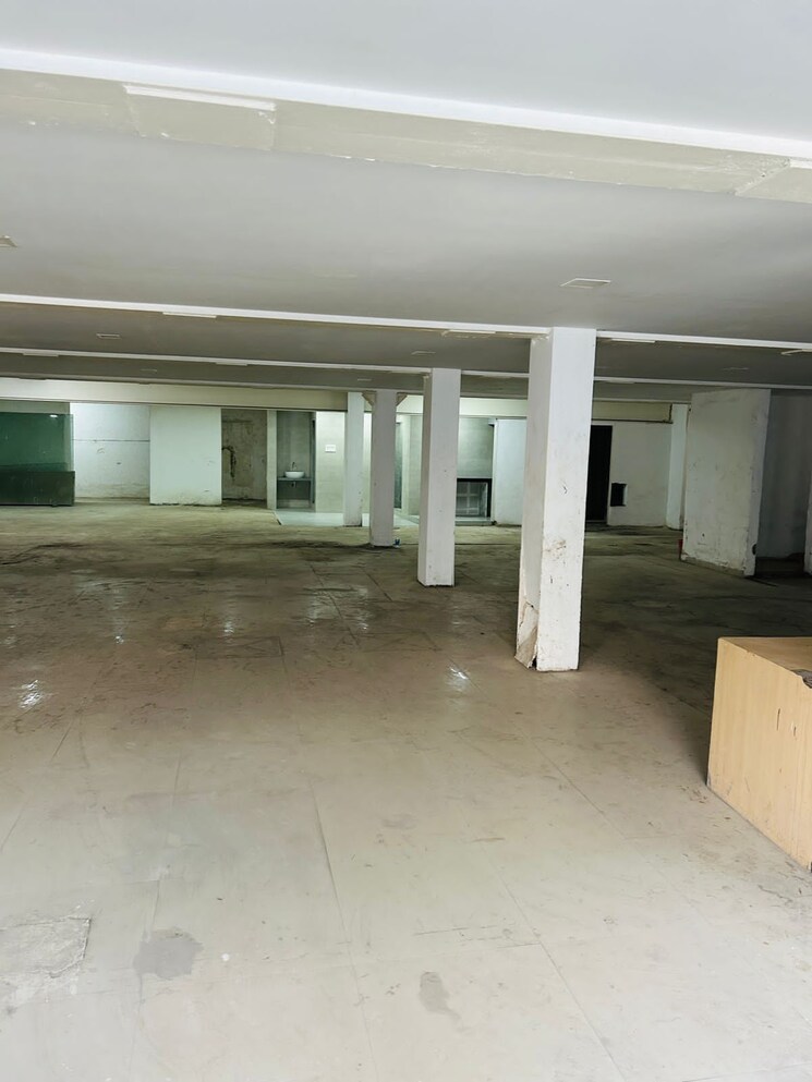  Parking, sarah-continental-heights 1 Bedroom 410 Sq.Ft. Apartment In Byculla East Mumbai 8183331