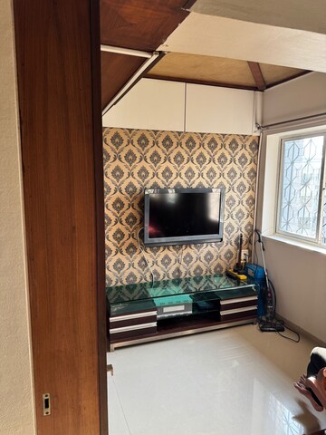 Furnished Amenities in 3 BHK Apartment at Sagarika CHS, Juhu – for Rent