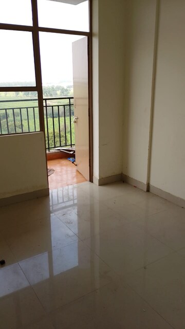 Room in 2 BHK Apartment at Pareena Laxmi Apartments, Sector 103 – for Sale