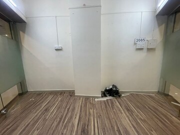 Room in  Office Space at Rustomjee Eaze Zone Mall, Malad West – for Rent