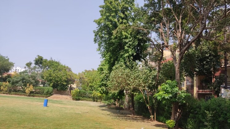 Garden, panchsheel-park  100 Sq.Yd. Plot In Sain Vihar Ghaziabad 8183514