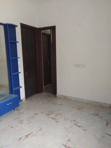 Room in 1 BHK Builder Floor at Palam Vihar – for Rent