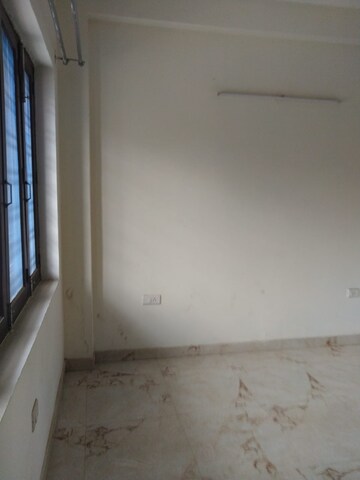 Room in 1 BHK Builder Floor at Palam Vihar – for Rent