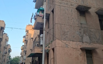 1 RK Apartment For Rent in Sunshine Apartment, Sector 99