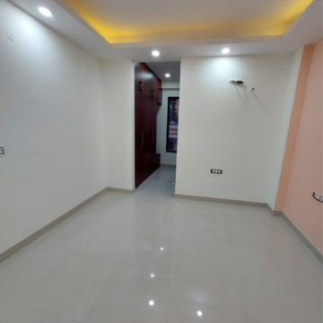Room in 3 BHK Builder Floor at Ansal API Esencia, Sector 67 – for Rent