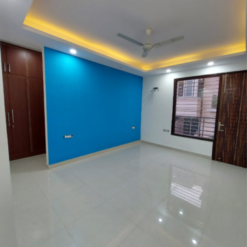 Room in 3 BHK Builder Floor at Ansal API Esencia, Sector 67 – for Rent