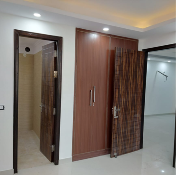 Room in 3 BHK Builder Floor at Ansal API Esencia, Sector 67 – for Rent