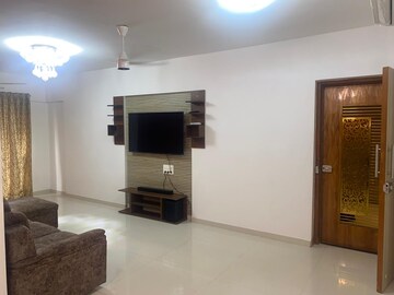 Room in 2 BHK Apartment at Kanakia Spaces Sevens, Andheri East – for Rent