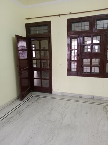 3.5 BHK Builder Floor For Rent in Sector 13