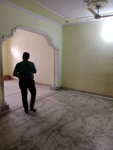 Room in 3.5 BHK Builder Floor at Sector 13 – for Rent