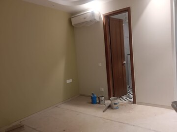 Room in 3.5 BHK Builder Floor at Kalkaji – for Rent