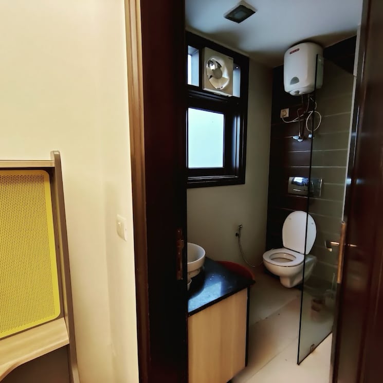 Bathroom, east of kailash 3 Bedroom 208 Sq.Yd. Builder Floor In East Of Kailash Delhi 8183821