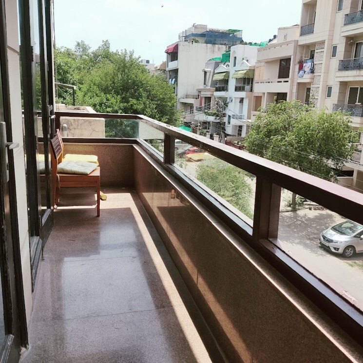 Balcony, east of kailash 3 Bedroom 208 Sq.Yd. Builder Floor In East Of Kailash Delhi 8183821