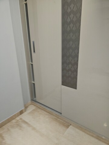 Furnished Amenities in 3 BHK Builder Floor at Ashoka Niketan – for Sale